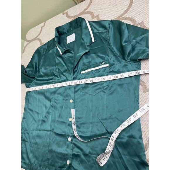 Abercrombie & Fitch green satin Long sleeve pull on pants PJ set, size XL - Picture 7 of 12